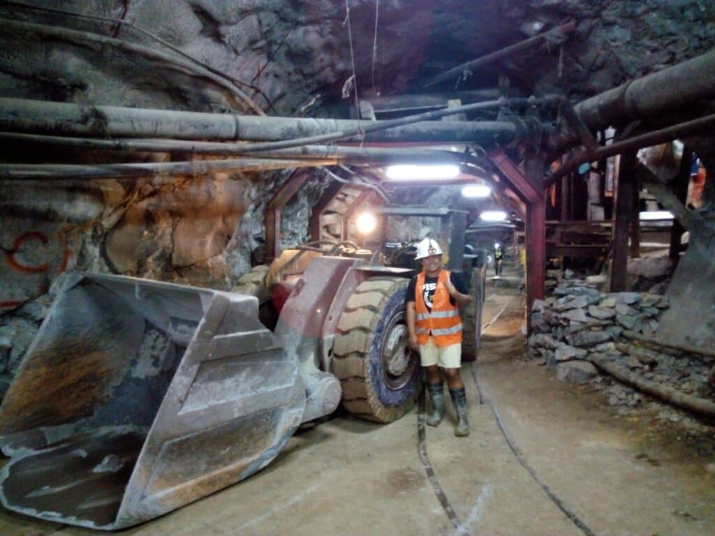 Jomyka Mining Engineering student in the Philippines