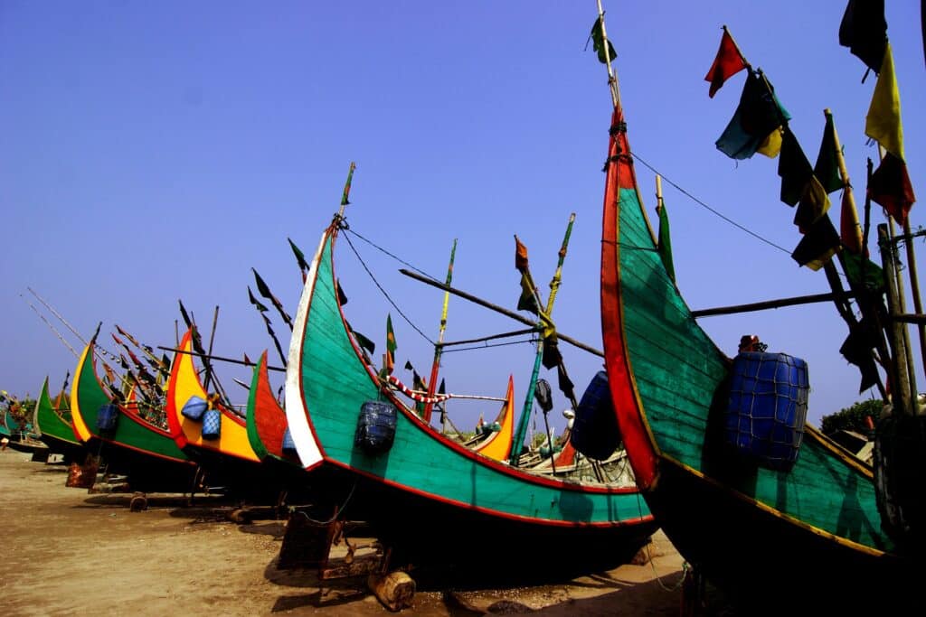 Bangladesh currency: colorful boats