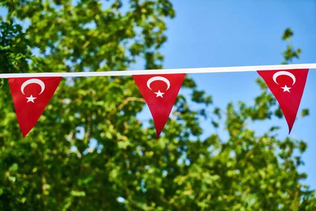 3 Turkish flags