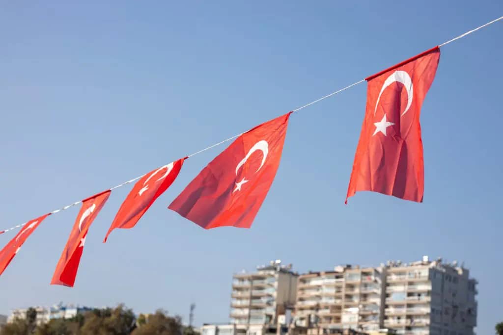 5 Turkish flags