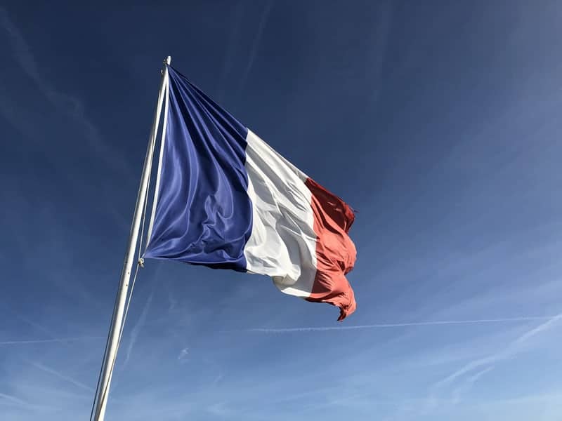 Open a French bank account in France : available to non-residents