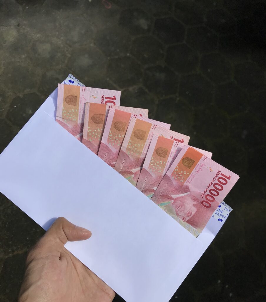 Umschlag mit Geldscheinen
