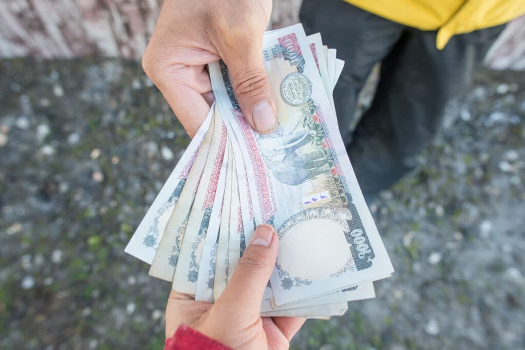 Enviar dinheiro o Nepal