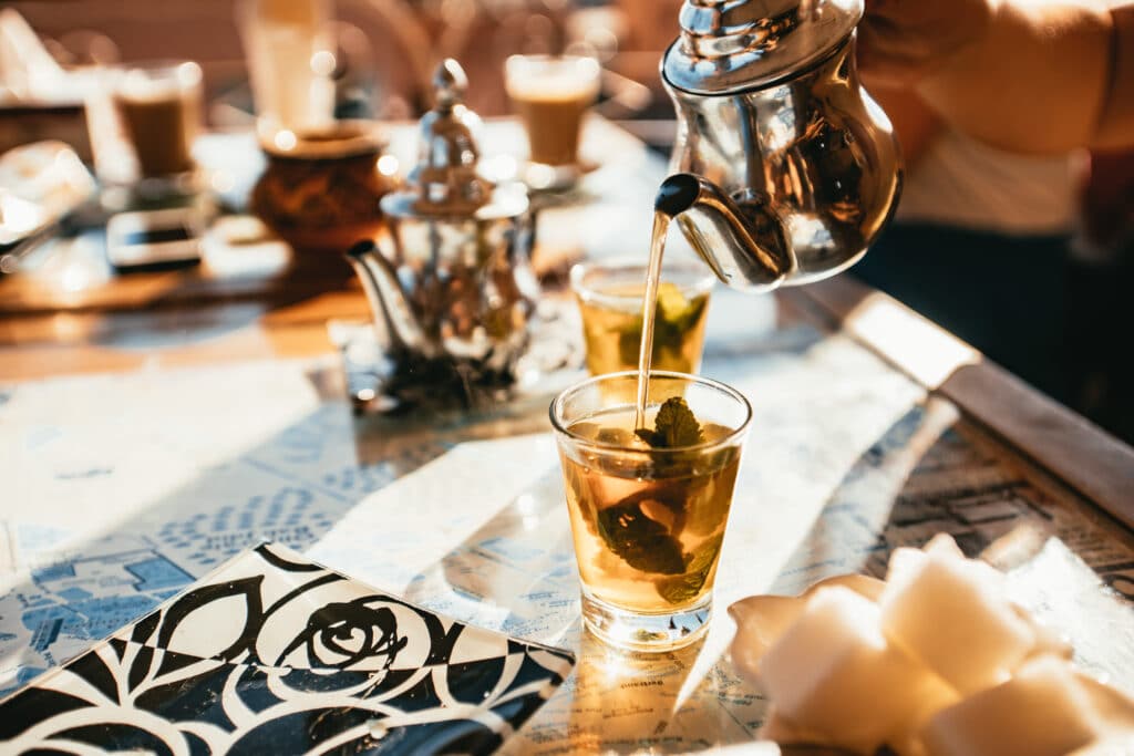 As comidas do Ramadã incluem bebidas como chá de menta, sucos, entre outras.
