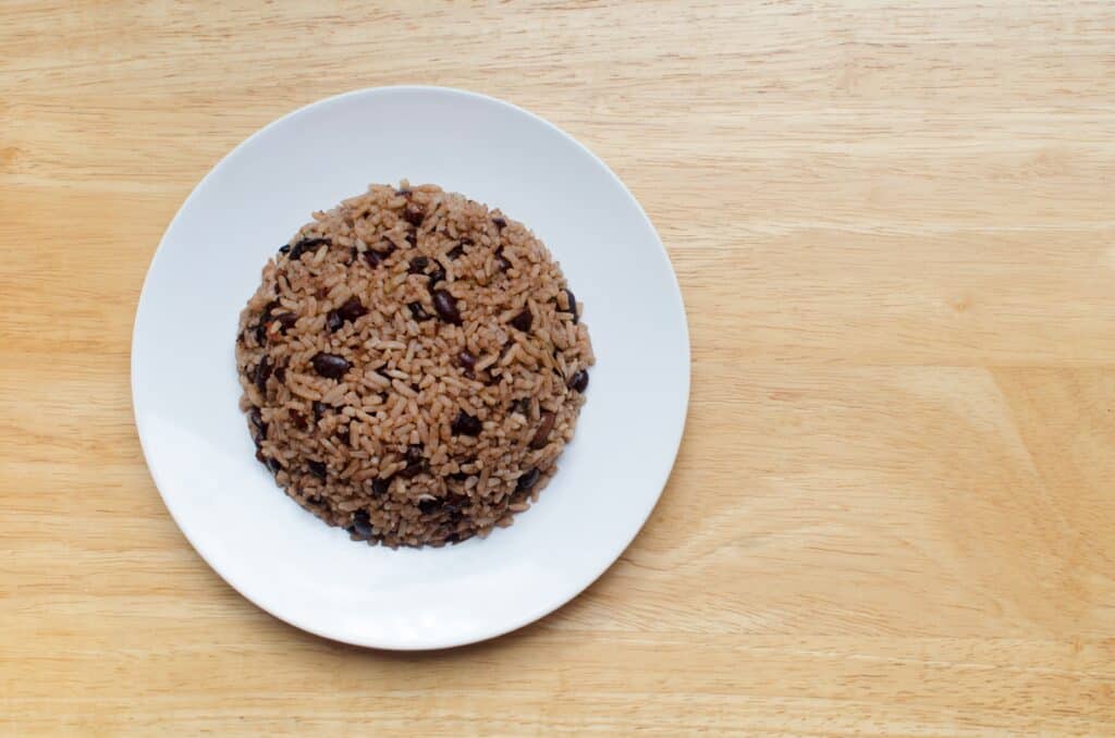 arroz con frijoles de Belice