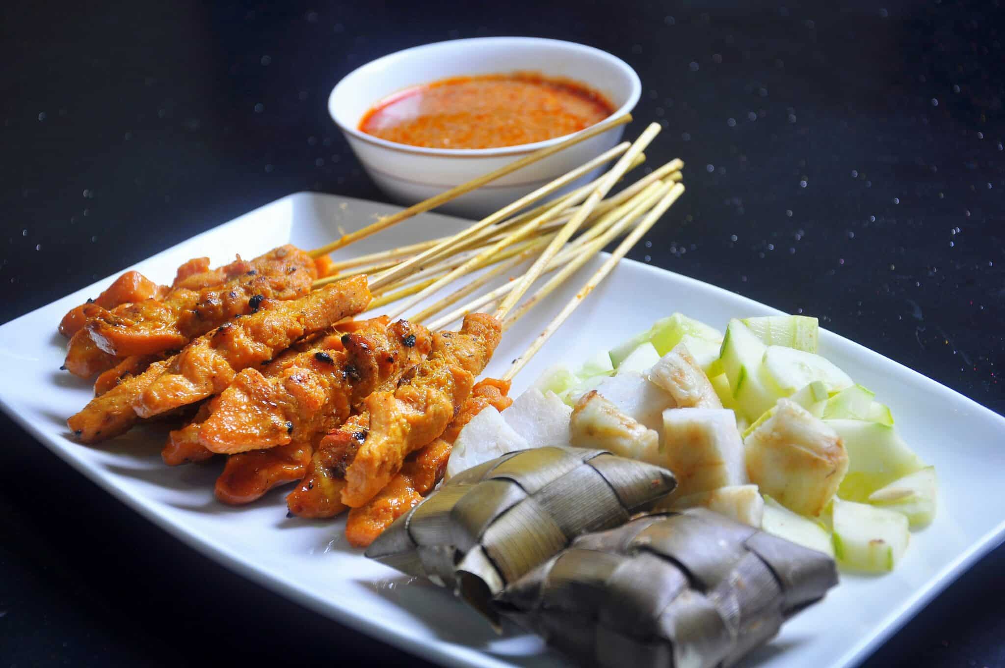 Traditional Malaysian Dishes: 12 Mouth-Watering Foods to Enjoy in